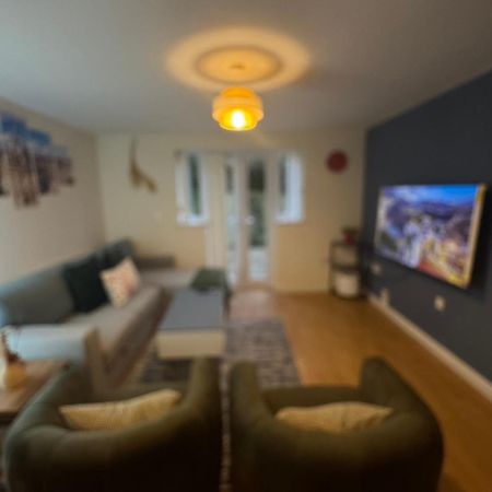 The Vogue Stay, 3 Bedrooms, 2 Bathrooms, Ideal For Jr & Oxford Hospitals, Free Carpark, Conveniently Located For Ring Road Access, 2 Miles From Oxford City Centre Easy Car & Bus Route Экстерьер фото