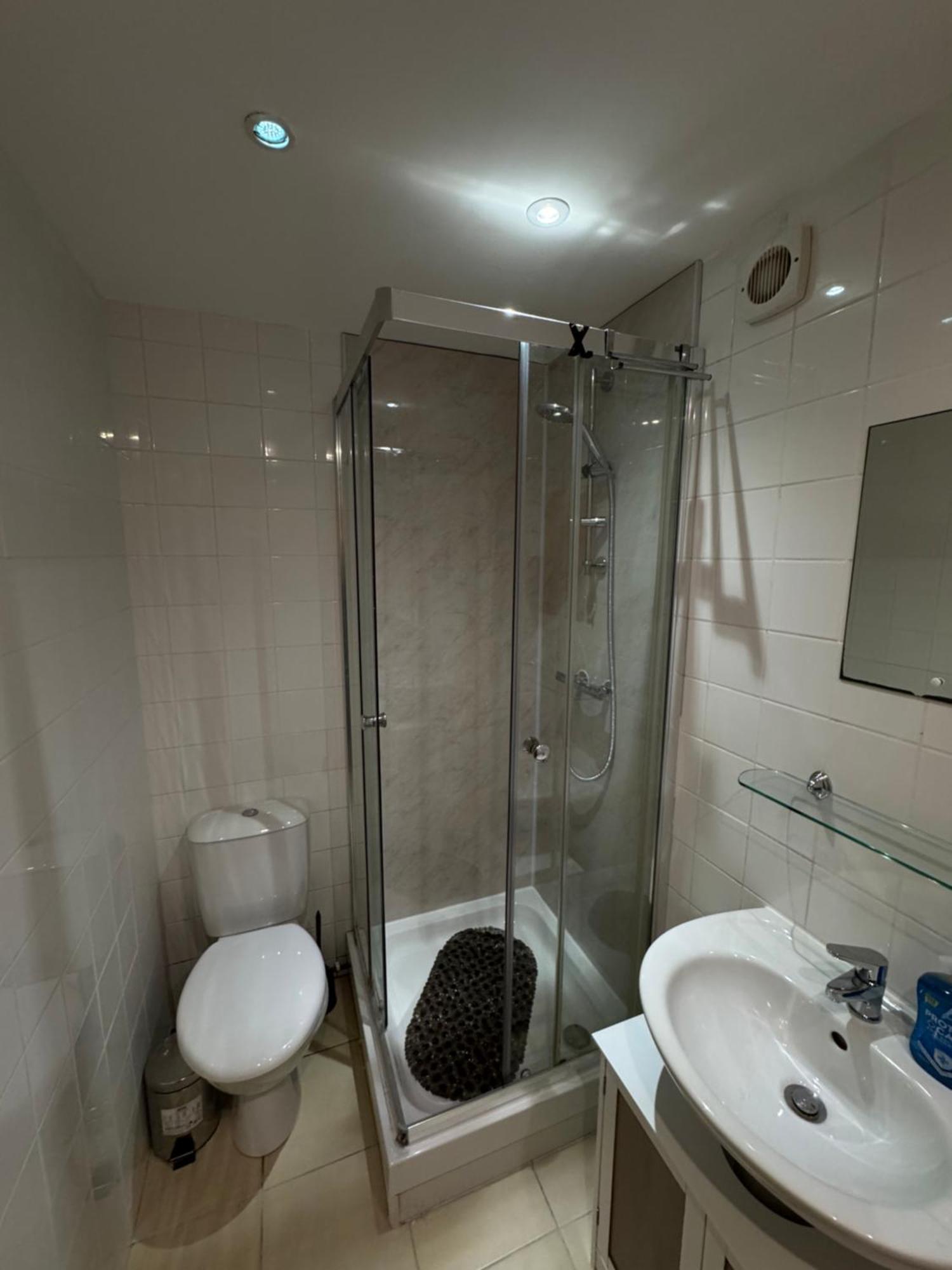 The Vogue Stay, 3 Bedrooms, 2 Bathrooms, Ideal For Jr & Oxford Hospitals, Free Carpark, Conveniently Located For Ring Road Access, 2 Miles From Oxford City Centre Easy Car & Bus Route Экстерьер фото
