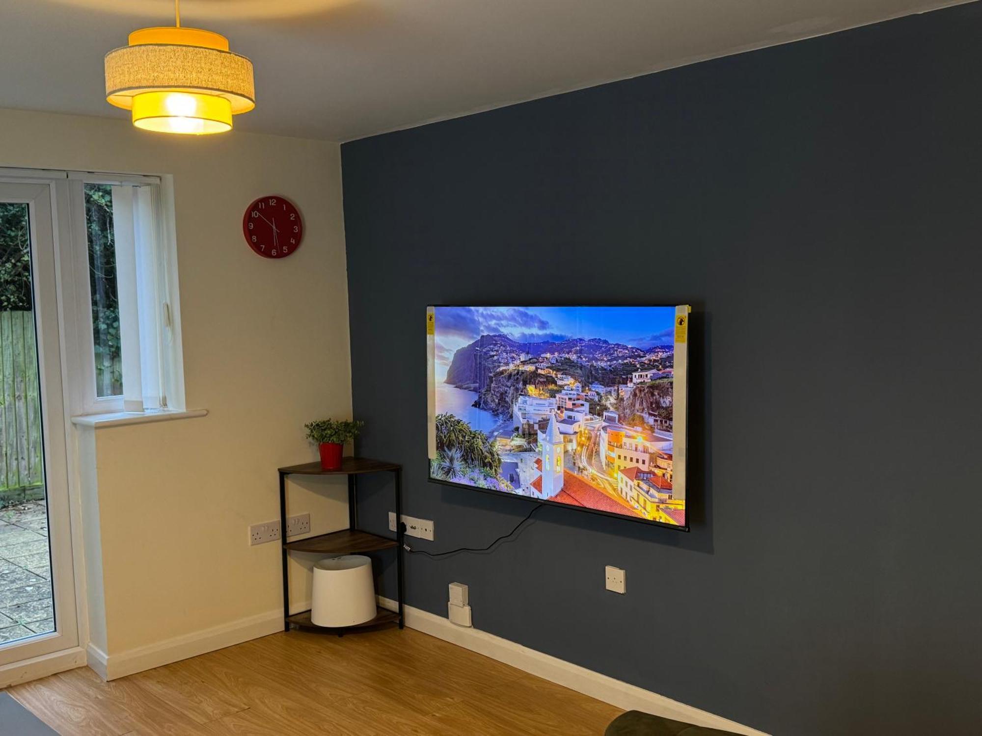 The Vogue Stay, 3 Bedrooms, 2 Bathrooms, Ideal For Jr & Oxford Hospitals, Free Carpark, Conveniently Located For Ring Road Access, 2 Miles From Oxford City Centre Easy Car & Bus Route Экстерьер фото