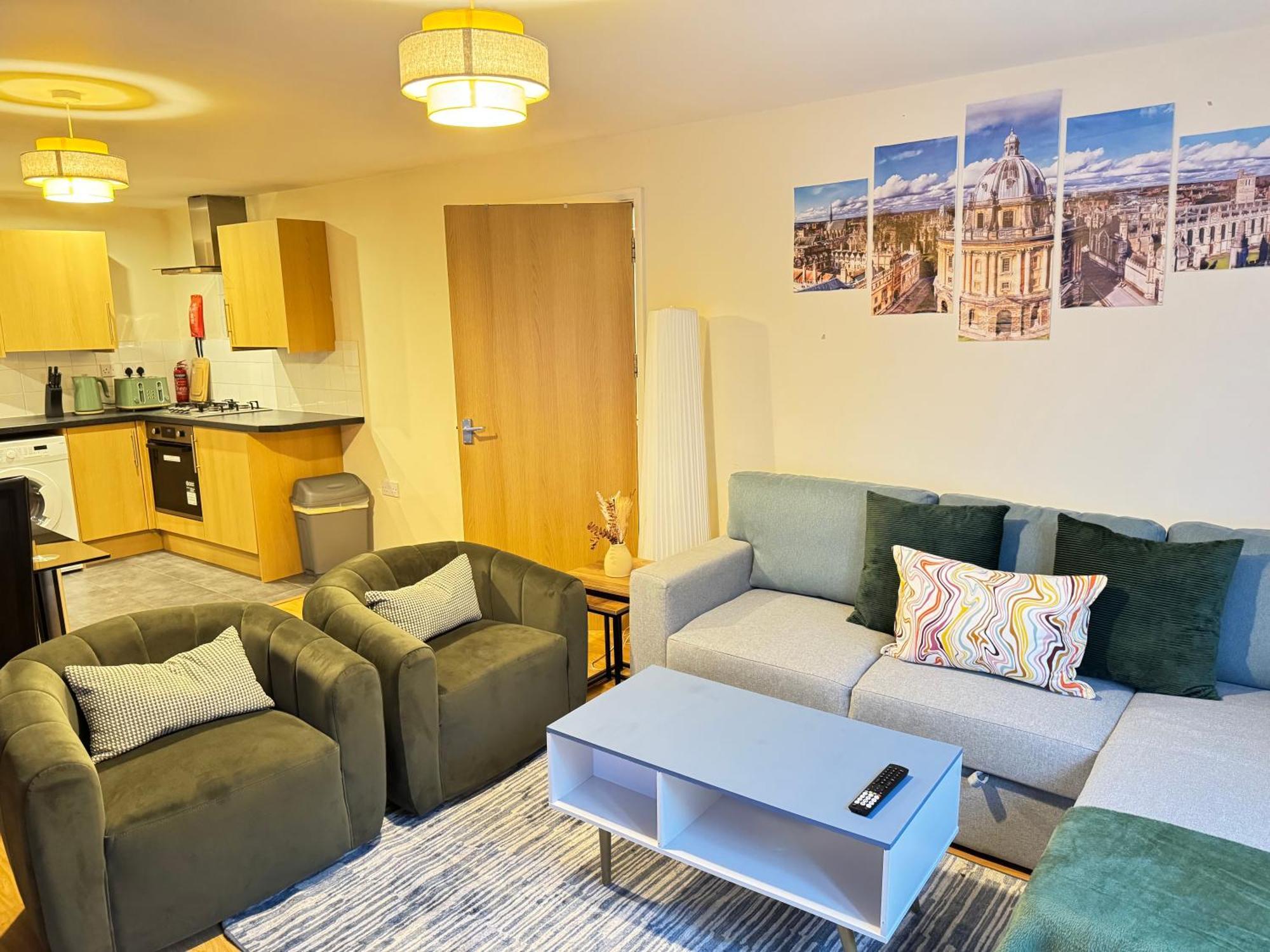 The Vogue Stay, 3 Bedrooms, 2 Bathrooms, Ideal For Jr & Oxford Hospitals, Free Carpark, Conveniently Located For Ring Road Access, 2 Miles From Oxford City Centre Easy Car & Bus Route Экстерьер фото