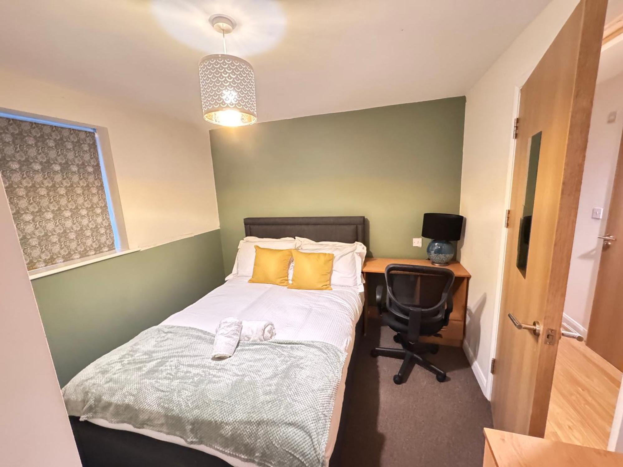 The Vogue Stay, 3 Bedrooms, 2 Bathrooms, Ideal For Jr & Oxford Hospitals, Free Carpark, Conveniently Located For Ring Road Access, 2 Miles From Oxford City Centre Easy Car & Bus Route Экстерьер фото