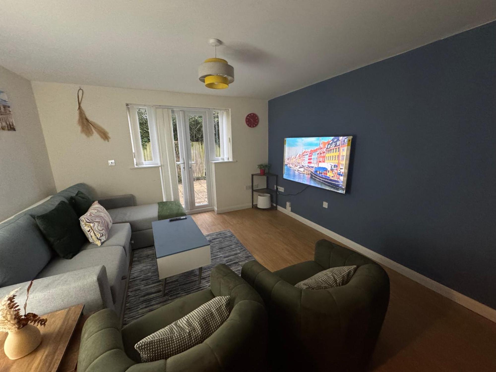 The Vogue Stay, 3 Bedrooms, 2 Bathrooms, Ideal For Jr & Oxford Hospitals, Free Carpark, Conveniently Located For Ring Road Access, 2 Miles From Oxford City Centre Easy Car & Bus Route Экстерьер фото