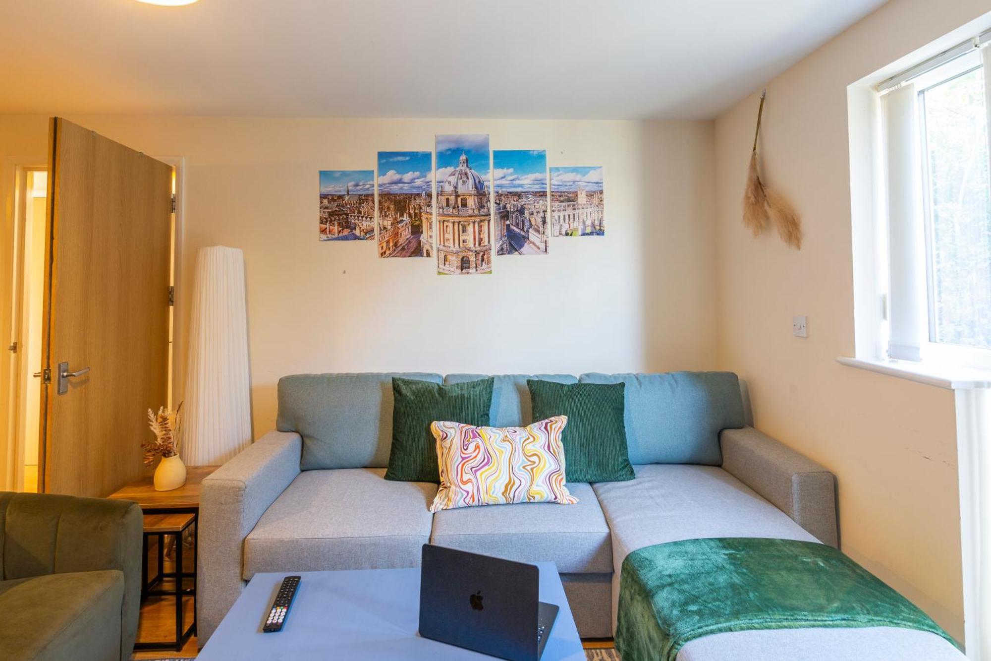 The Vogue Stay, 3 Bedrooms, 2 Bathrooms, Ideal For Jr & Oxford Hospitals, Free Carpark, Conveniently Located For Ring Road Access, 2 Miles From Oxford City Centre Easy Car & Bus Route Экстерьер фото