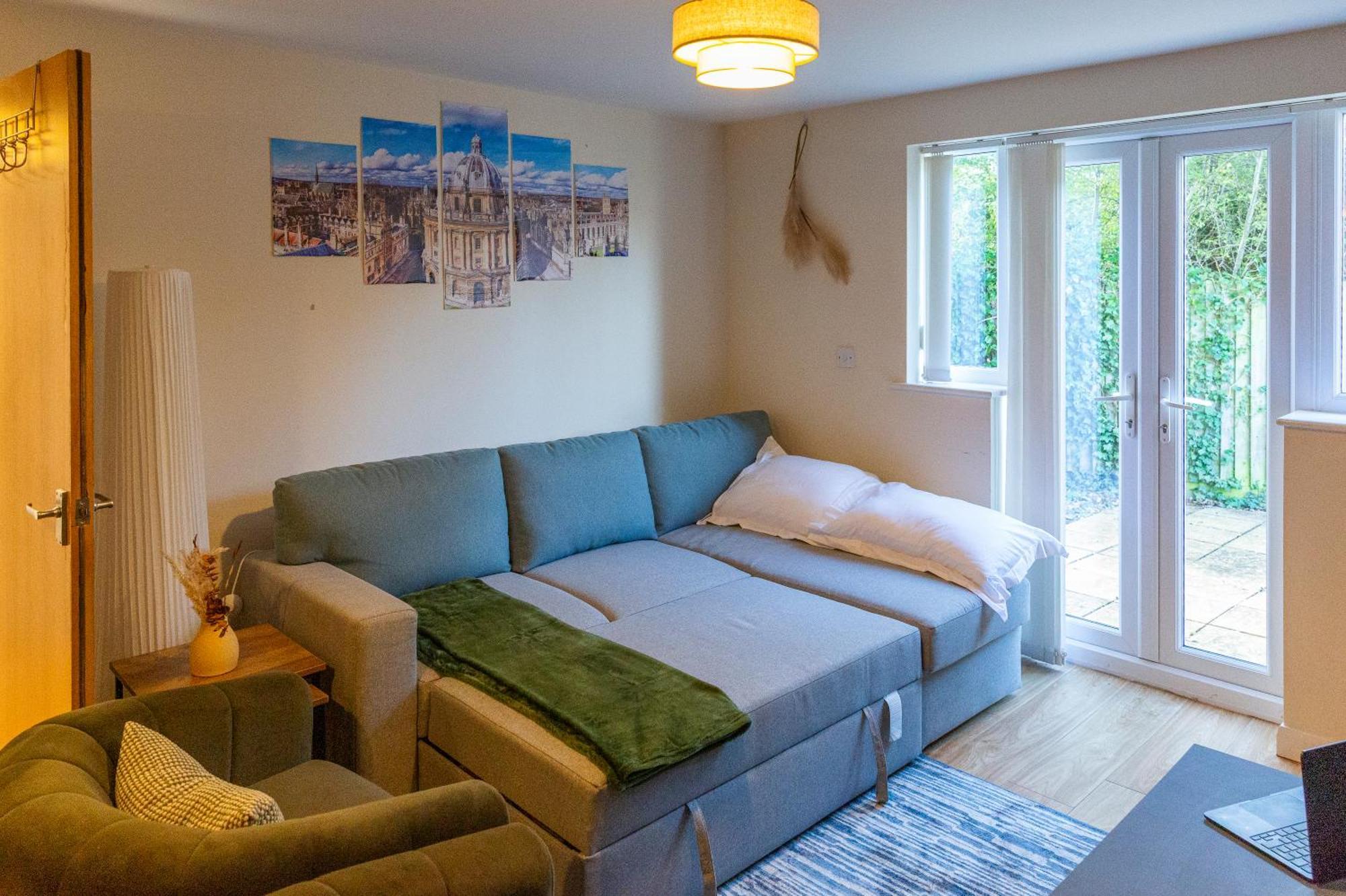 The Vogue Stay, 3 Bedrooms, 2 Bathrooms, Ideal For Jr & Oxford Hospitals, Free Carpark, Conveniently Located For Ring Road Access, 2 Miles From Oxford City Centre Easy Car & Bus Route Экстерьер фото