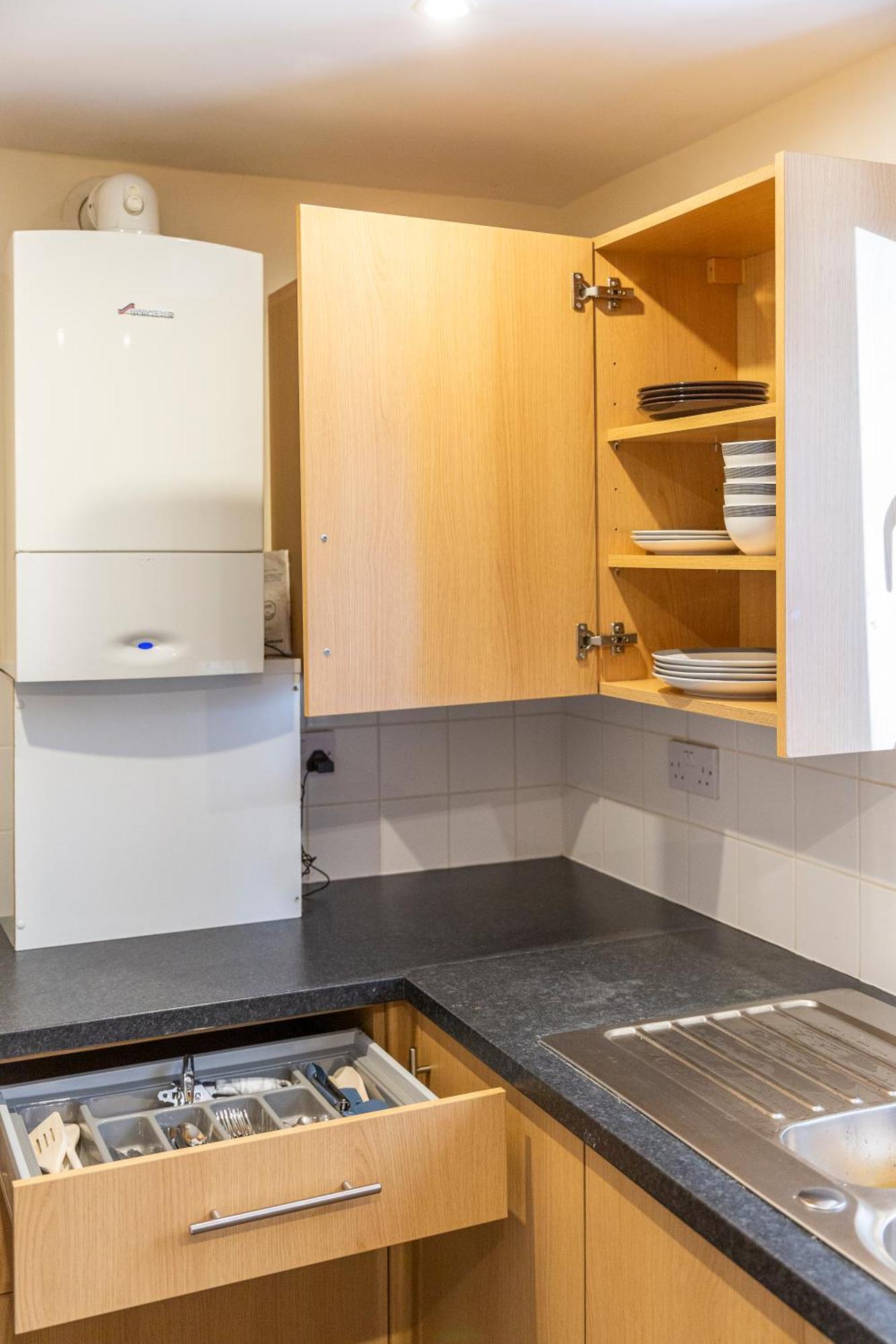 The Vogue Stay, 3 Bedrooms, 2 Bathrooms, Ideal For Jr & Oxford Hospitals, Free Carpark, Conveniently Located For Ring Road Access, 2 Miles From Oxford City Centre Easy Car & Bus Route Экстерьер фото