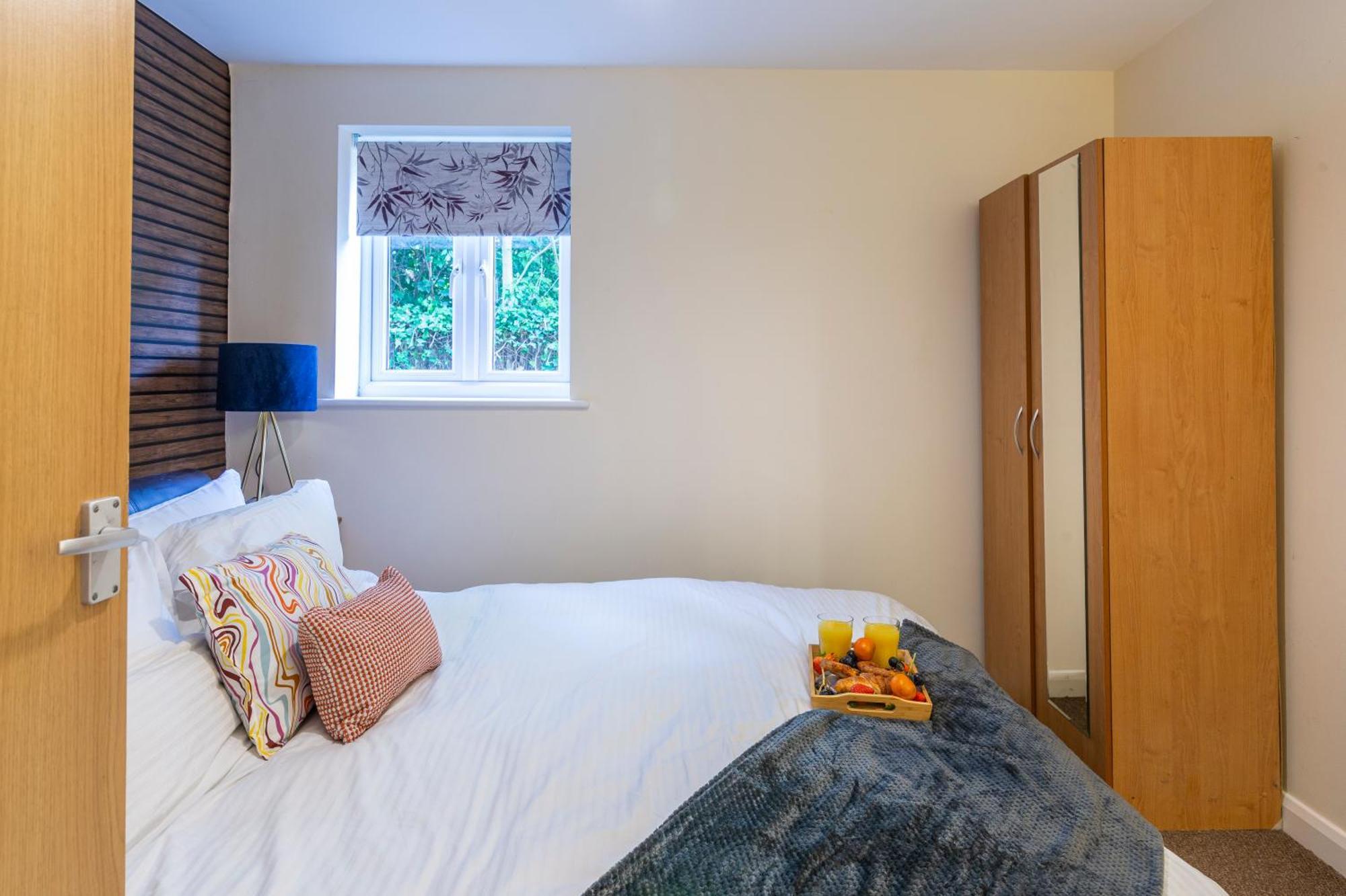 The Vogue Stay, 3 Bedrooms, 2 Bathrooms, Ideal For Jr & Oxford Hospitals, Free Carpark, Conveniently Located For Ring Road Access, 2 Miles From Oxford City Centre Easy Car & Bus Route Экстерьер фото
